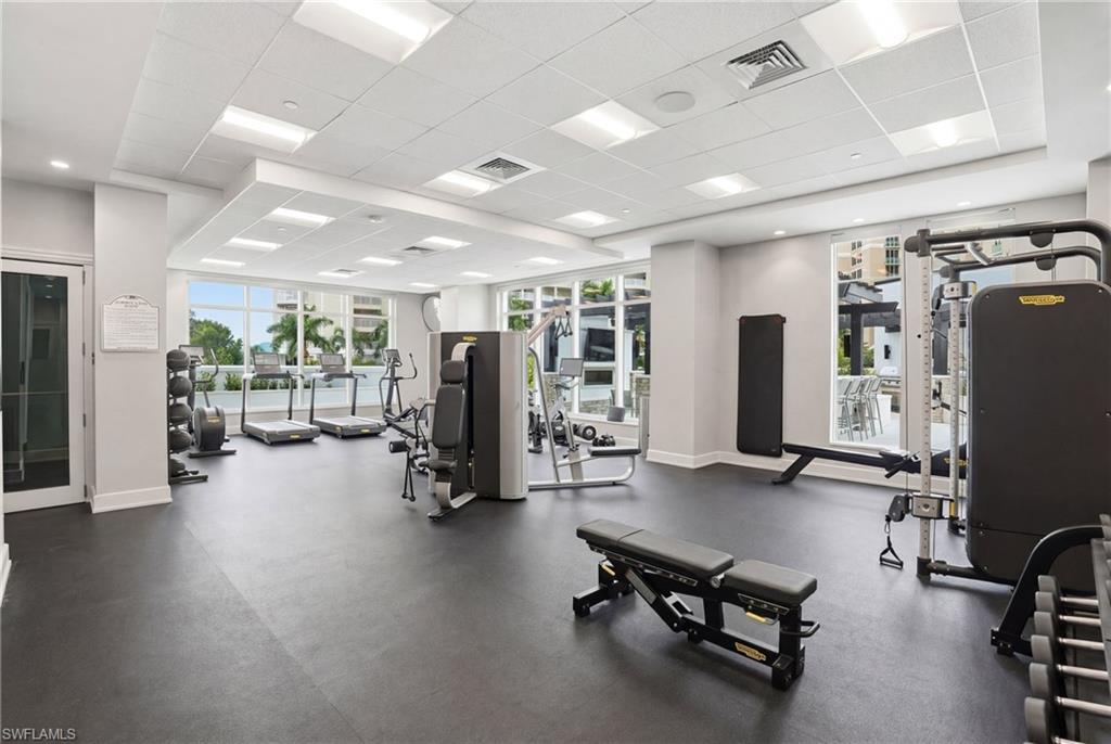 4142 Bay Beach LN 405