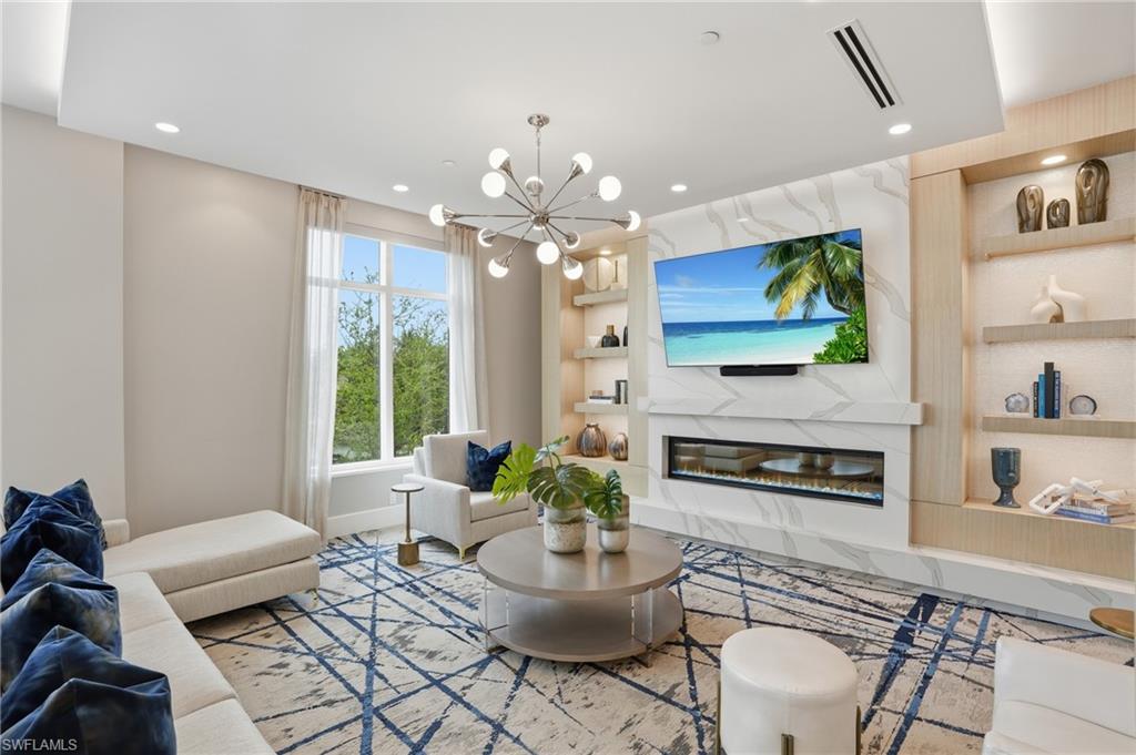 4142 Bay Beach LN 405