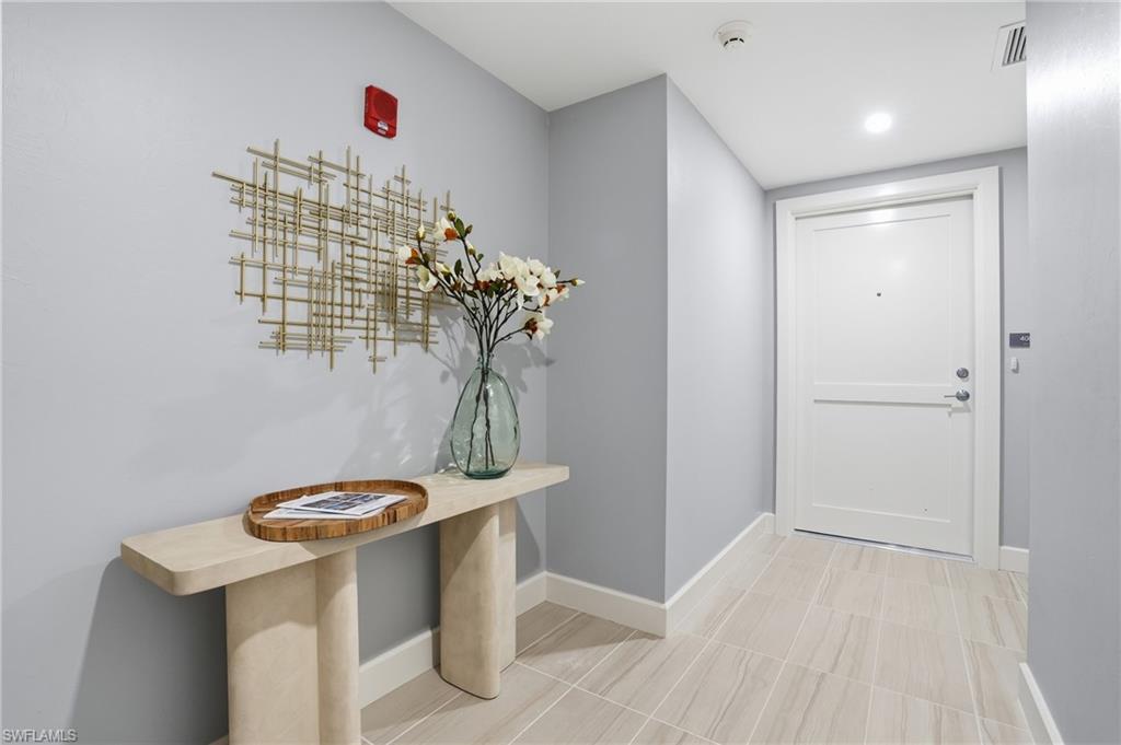 4142 Bay Beach LN 405