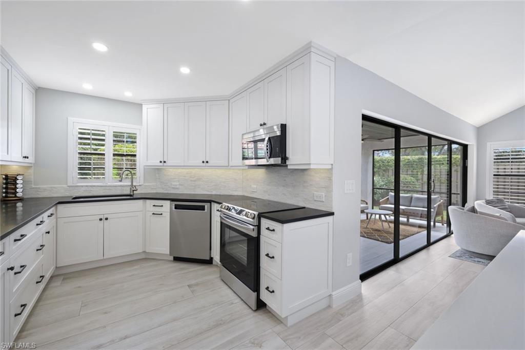 714 Reef Point CIR