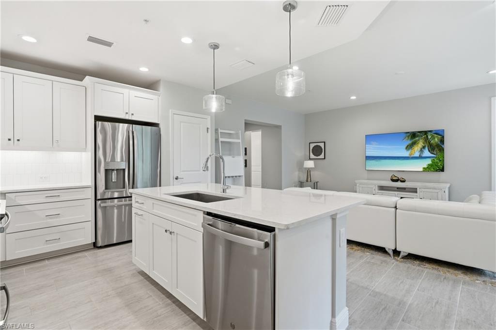2560 Seychelles DR 1003