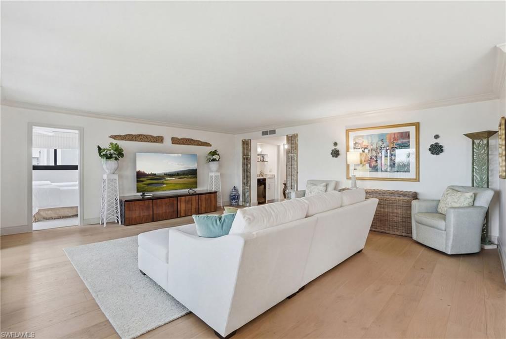 2400 Gulf Shore BLVD N 603
