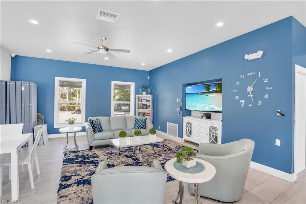 9833 Clear Lake CIR