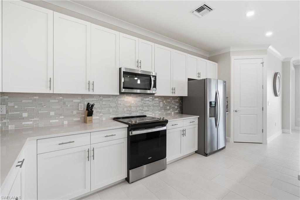 239 Indies DR E 202