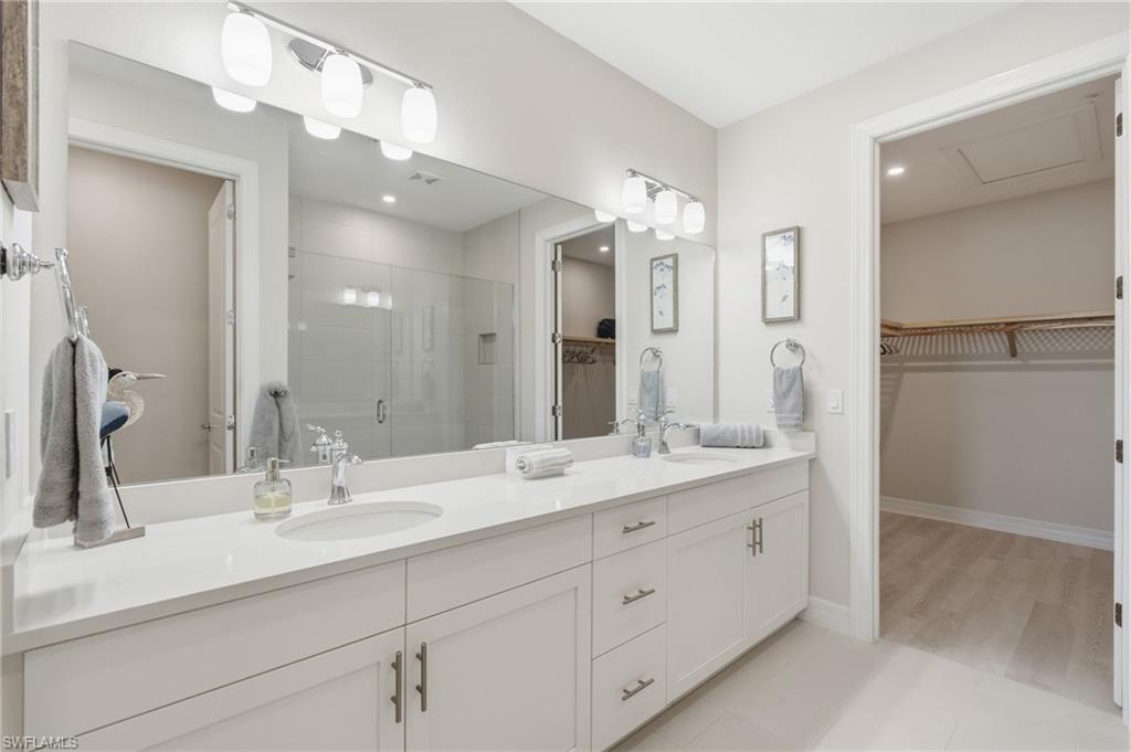 239 Indies DR E 202