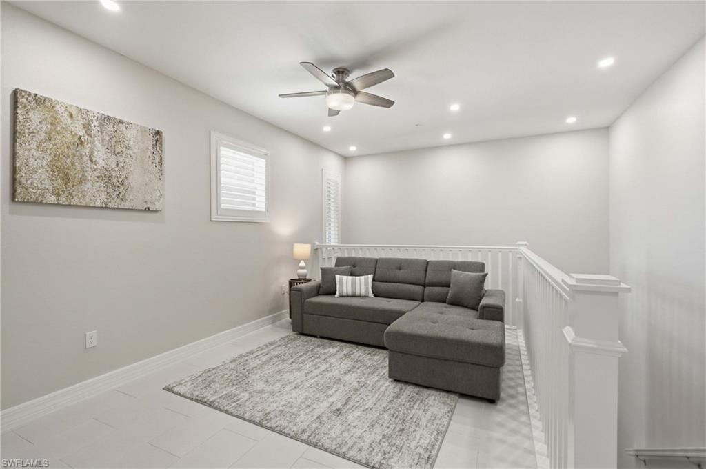 239 Indies DR E 202