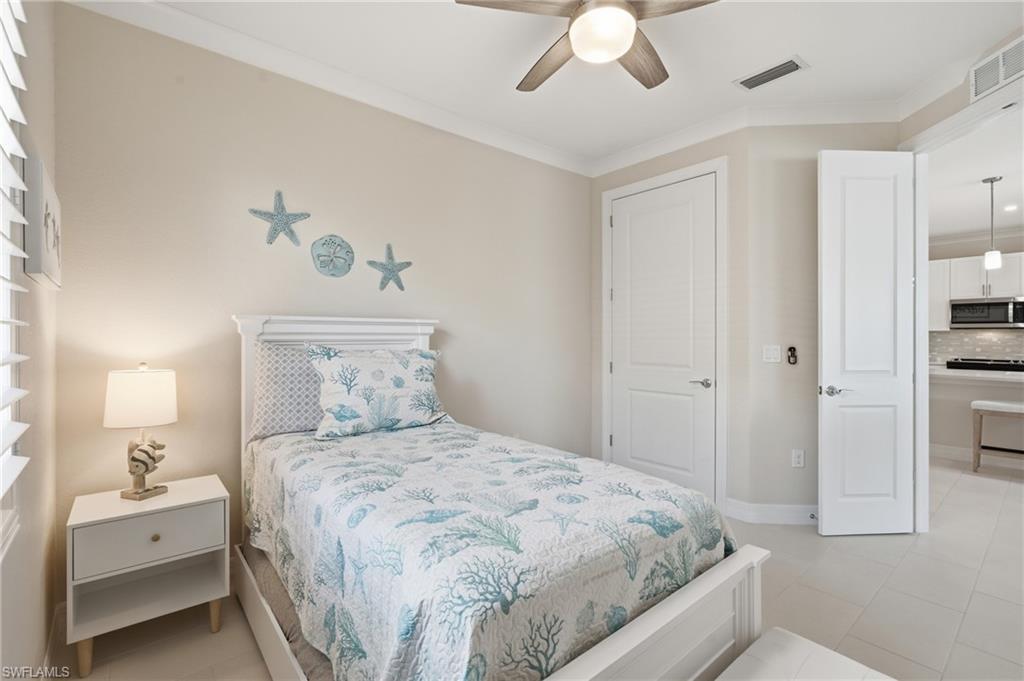 239 Indies DR E 202