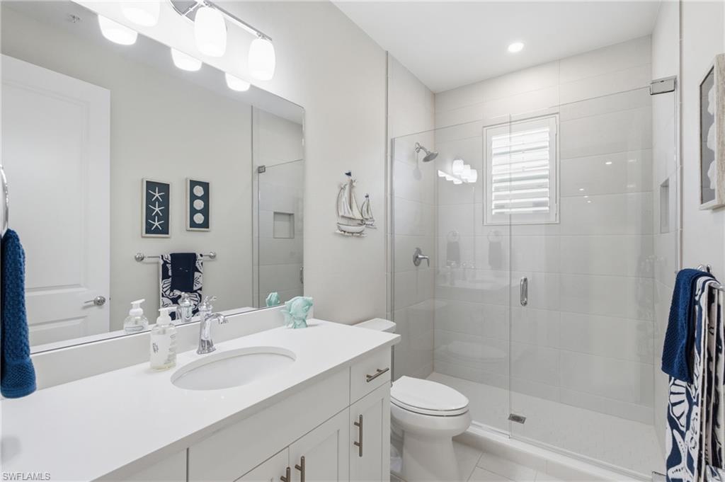 239 Indies DR E 202