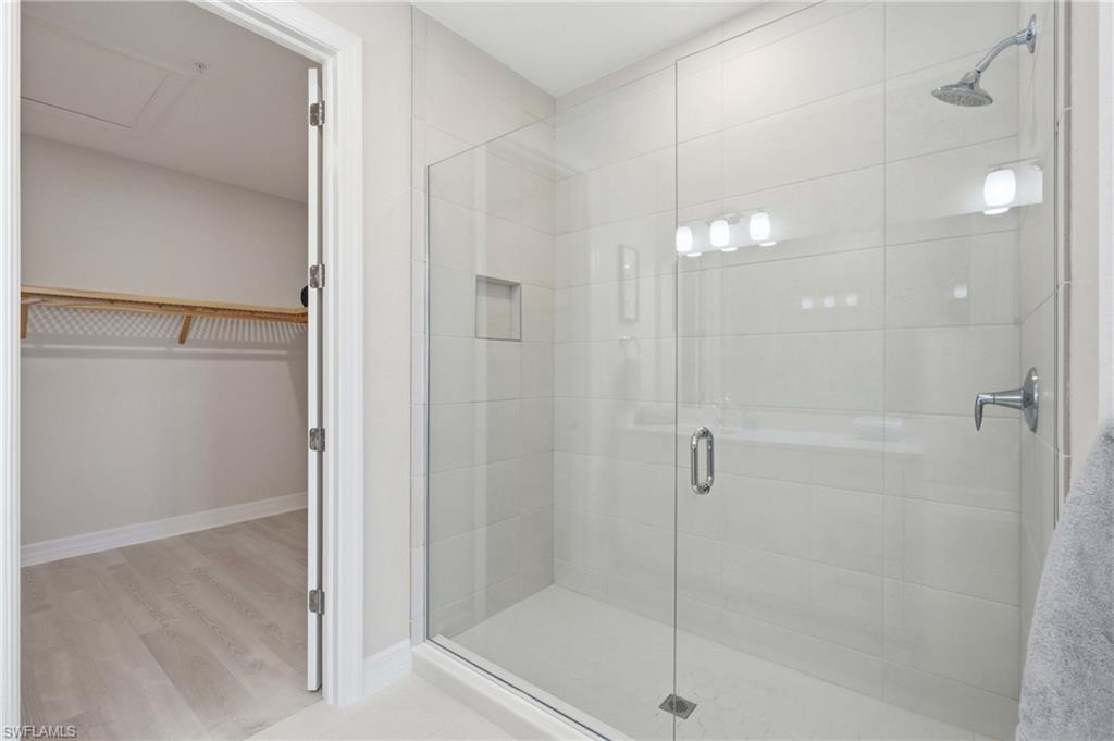 239 Indies DR E 202