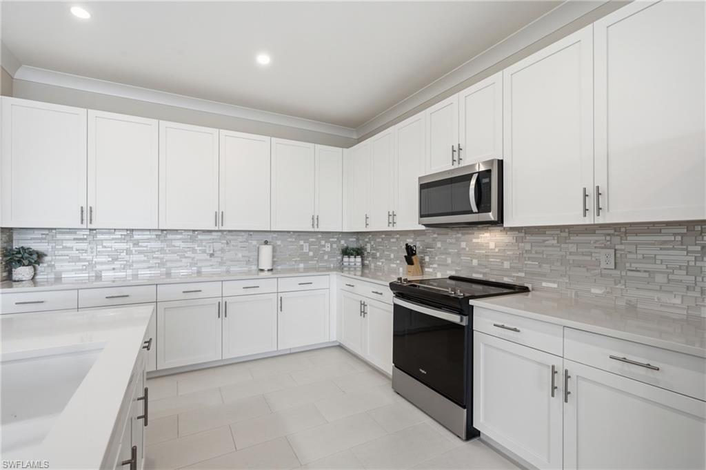 239 Indies DR E 202