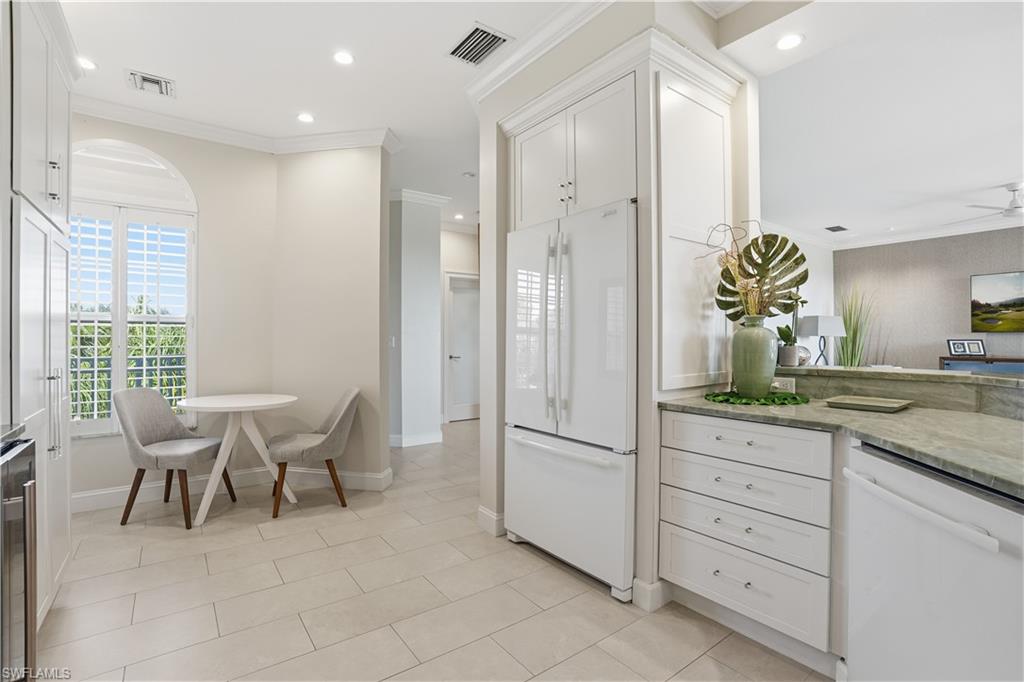 1600 Clermont DR J-302