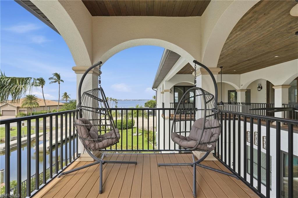 14800 Laguna DR