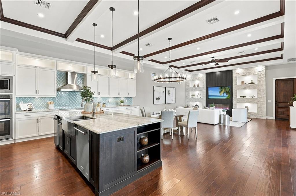 14800 Laguna DR