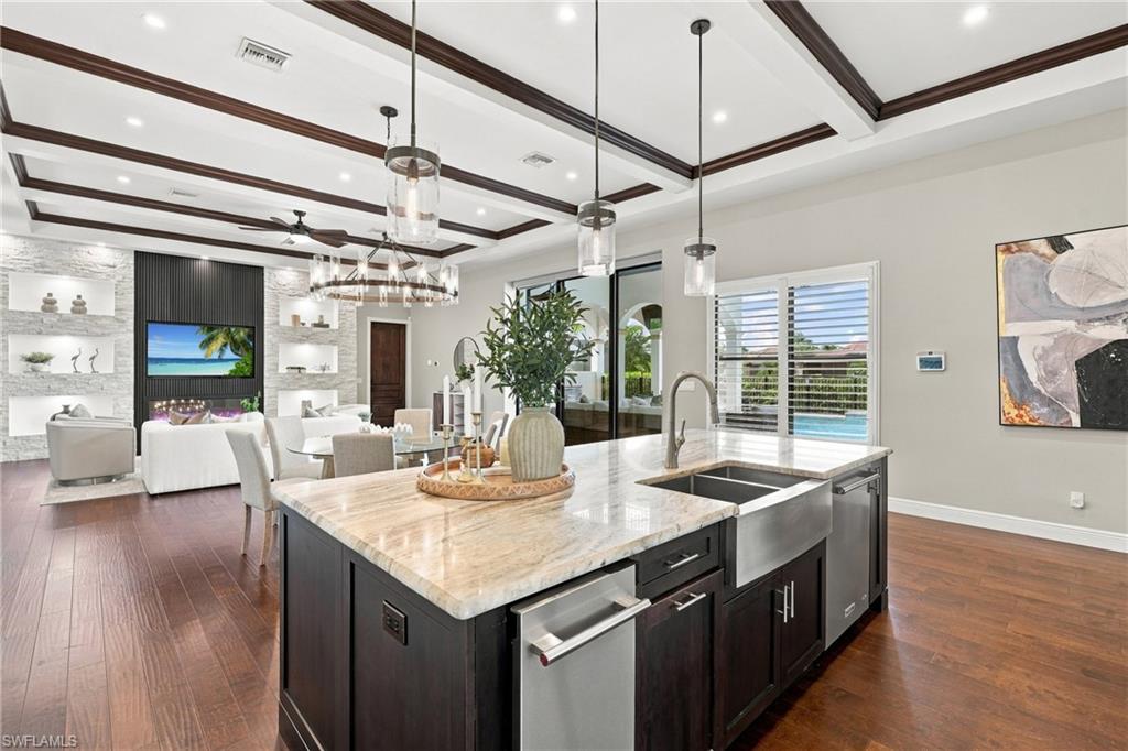 14800 Laguna DR