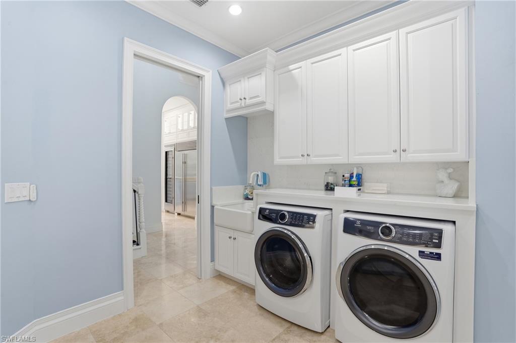 1237 Pocantico LN