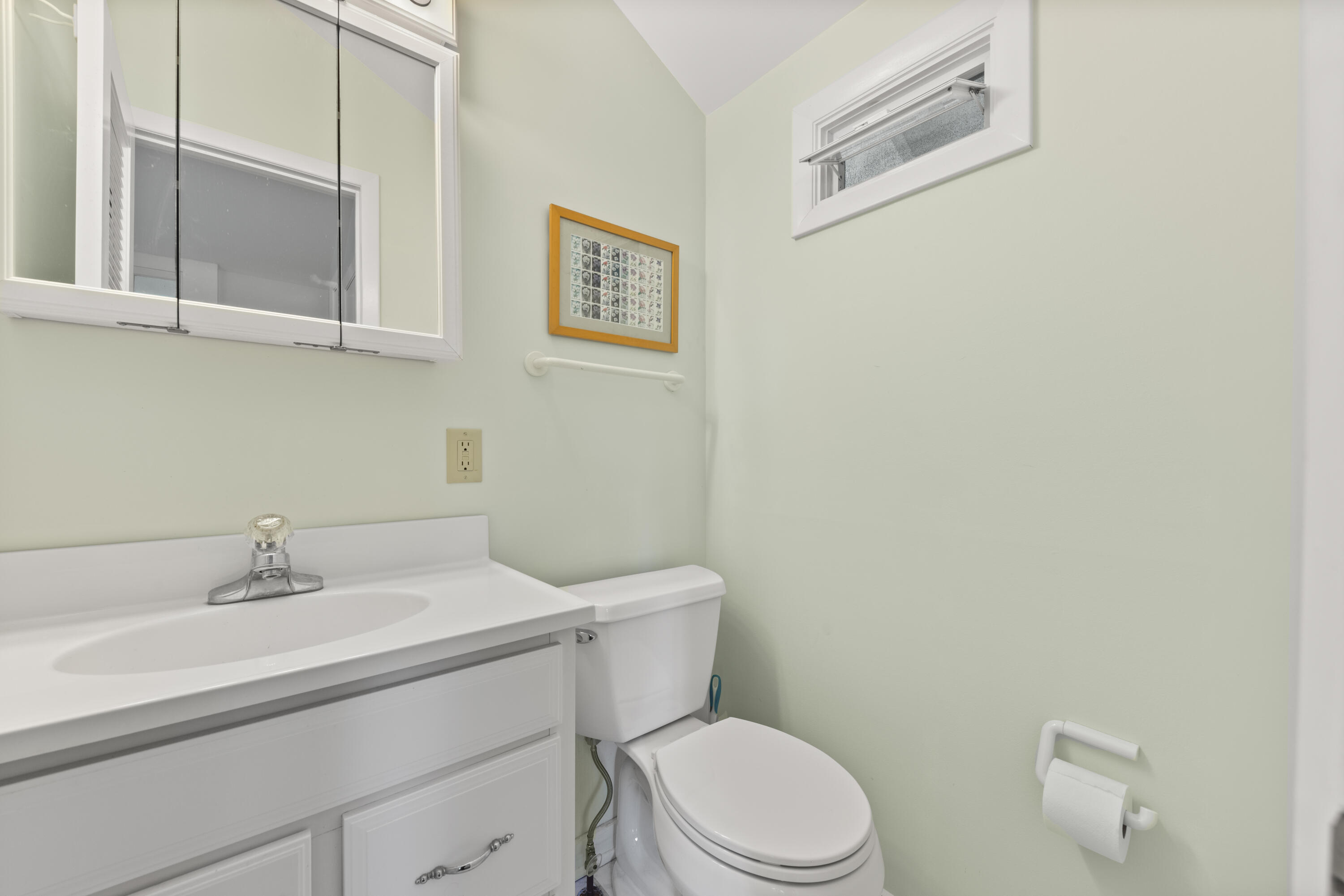 15911 Lake Avenue, 3