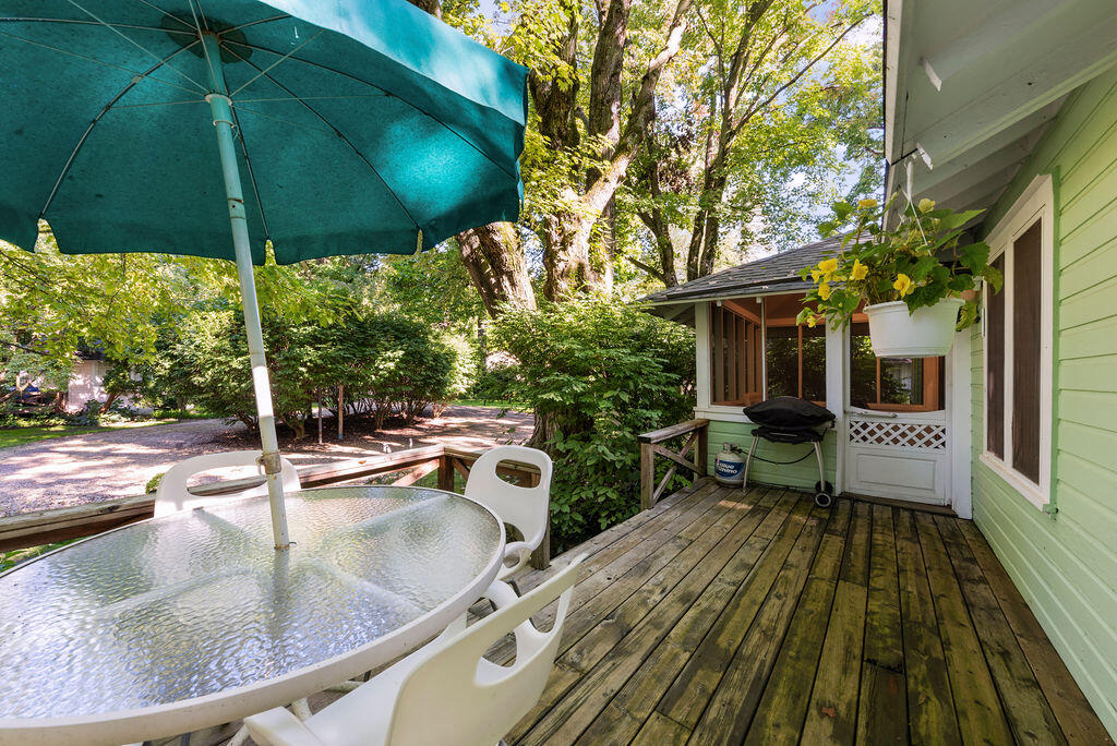 15911 Lake Avenue, 3