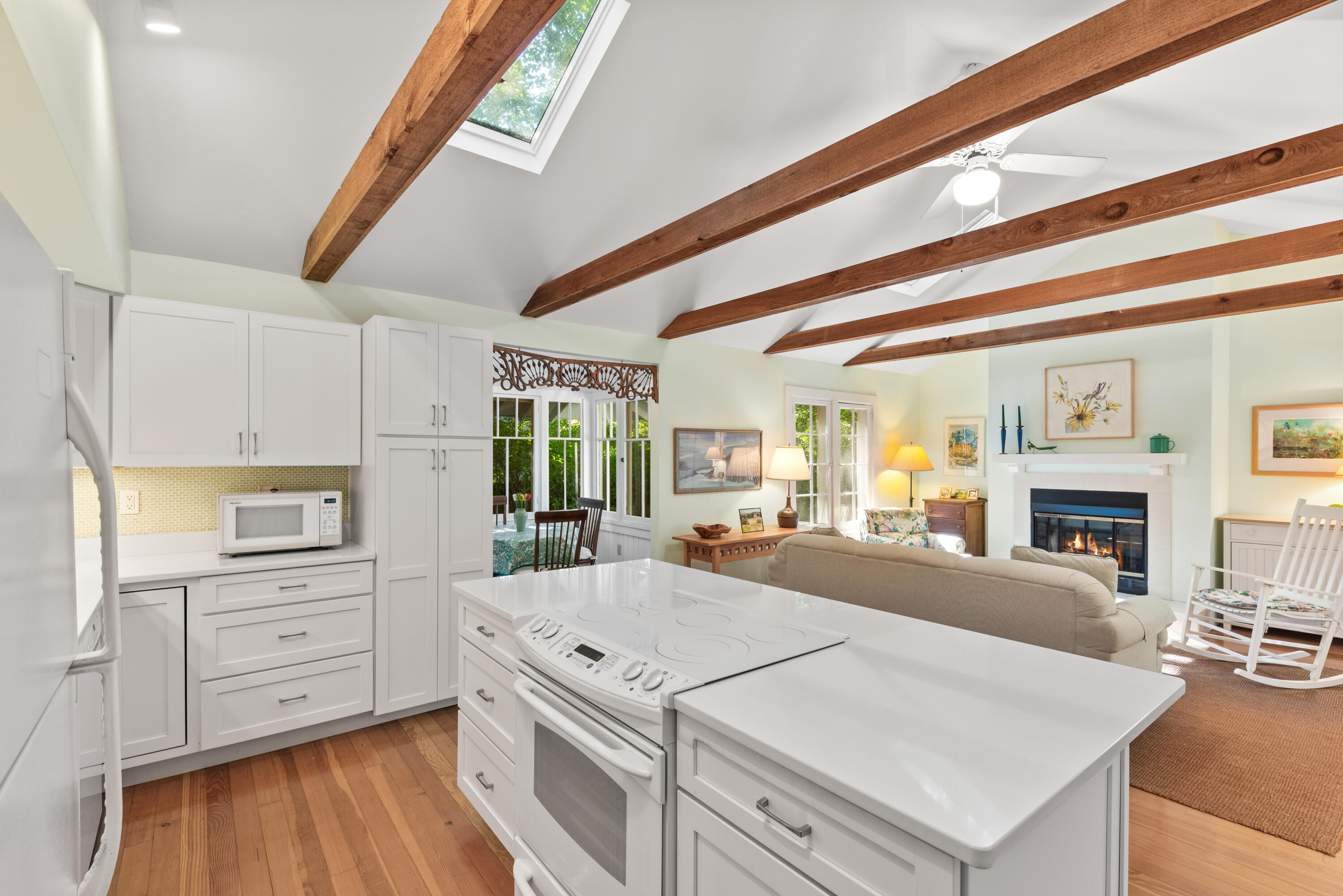 15911 Lake Avenue, 3