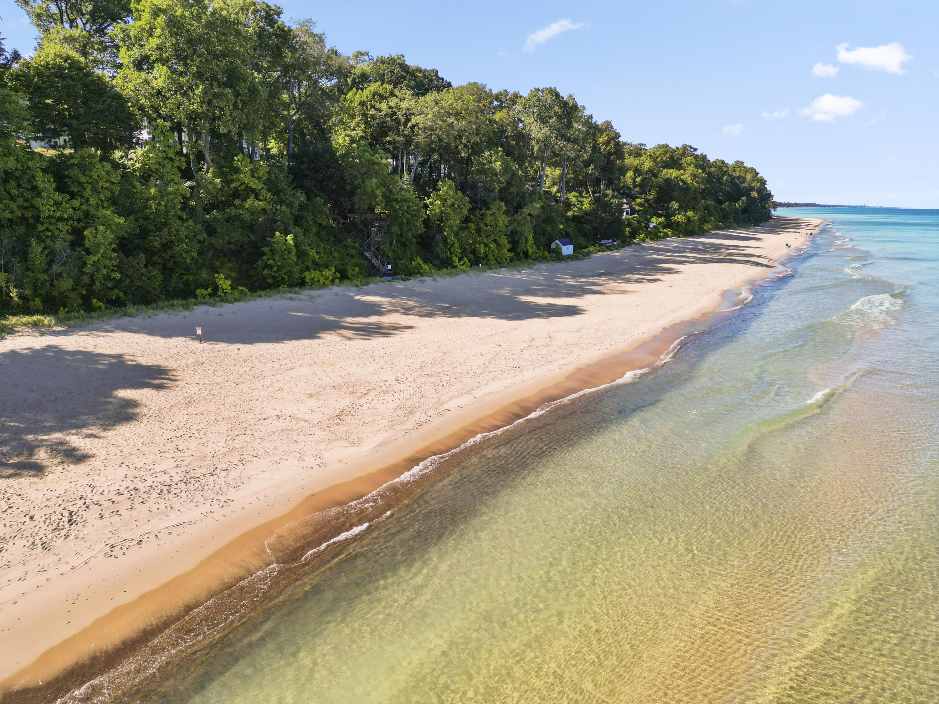 15911 Lake Avenue, 3