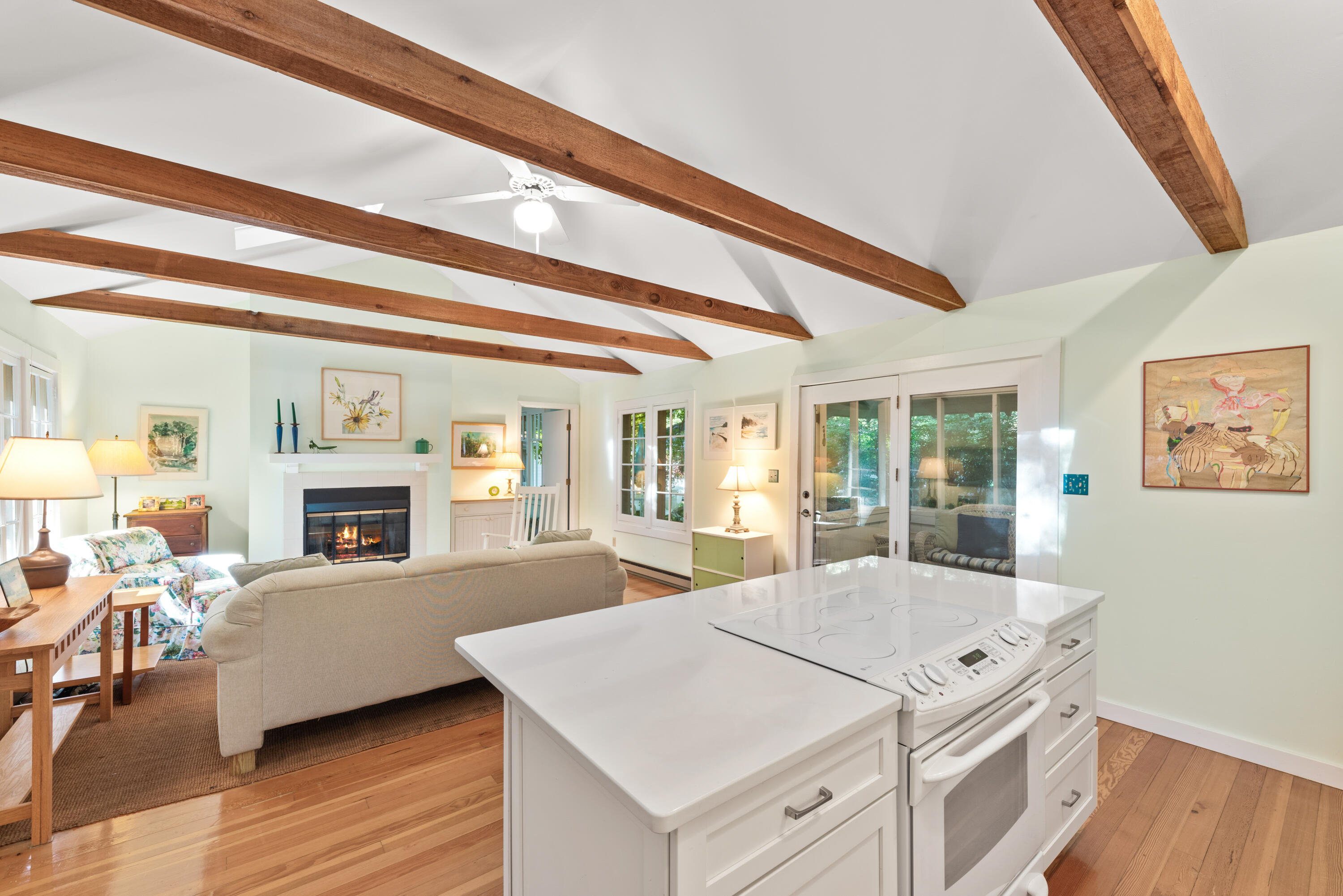 15911 Lake Avenue, 3