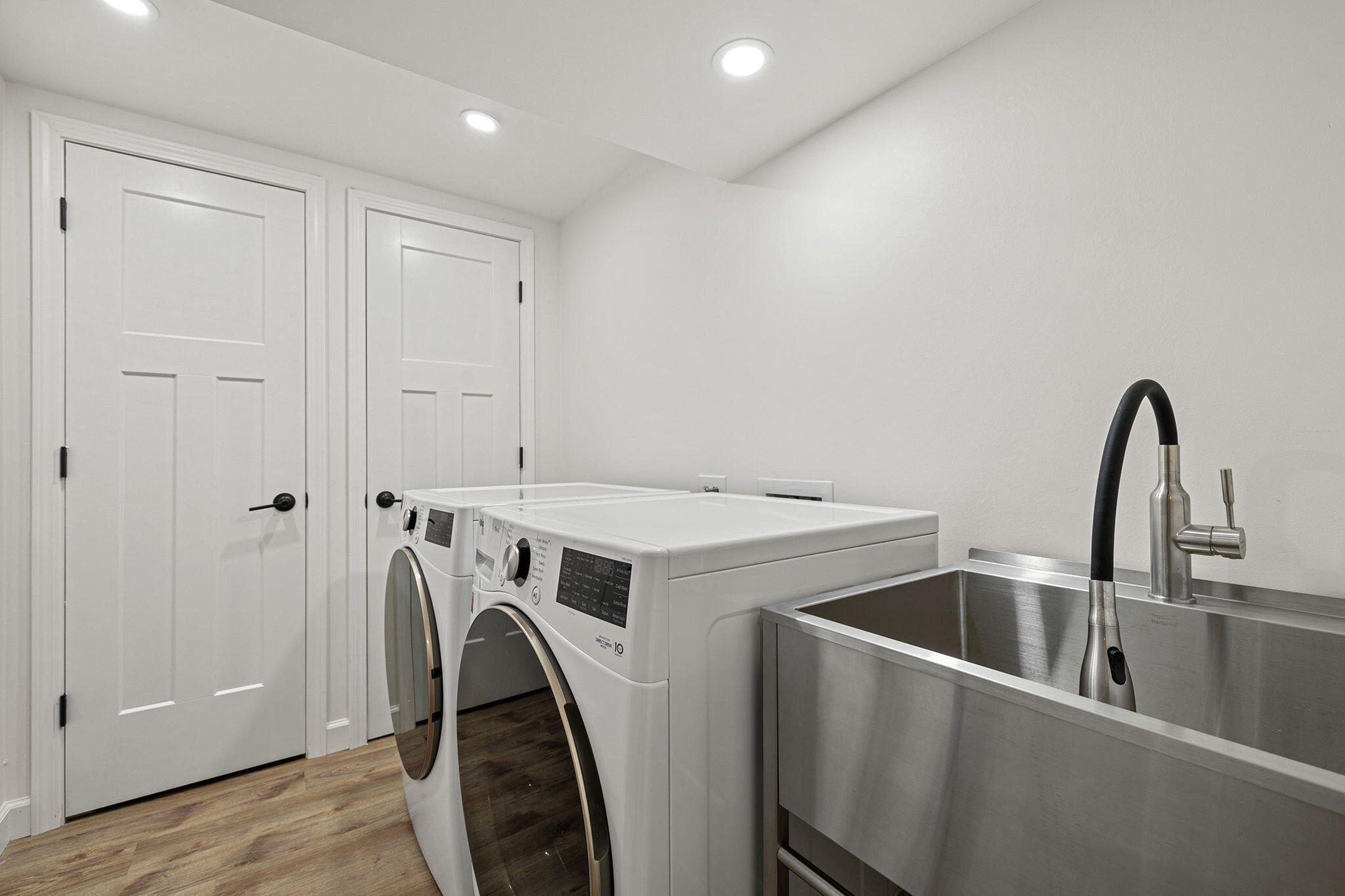 14507 Lakeshore Road