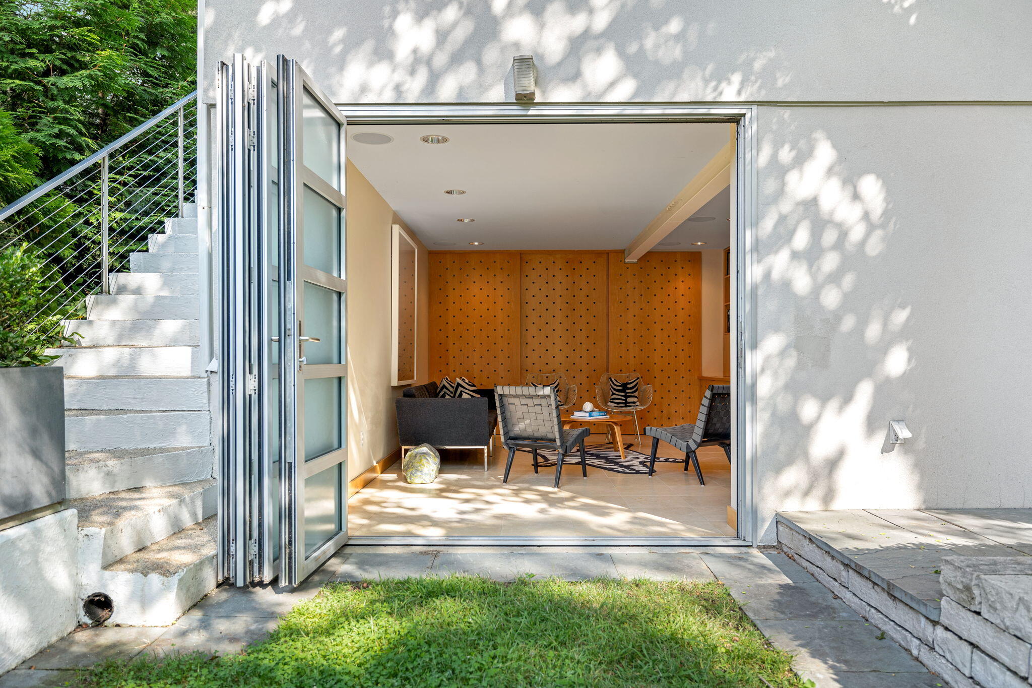 46015 Lake View Avenue