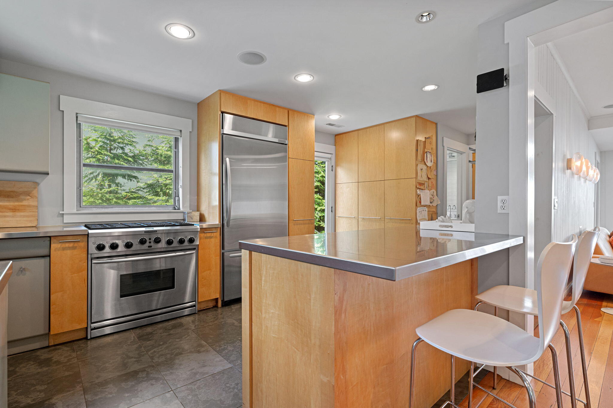 46015 Lake View Avenue