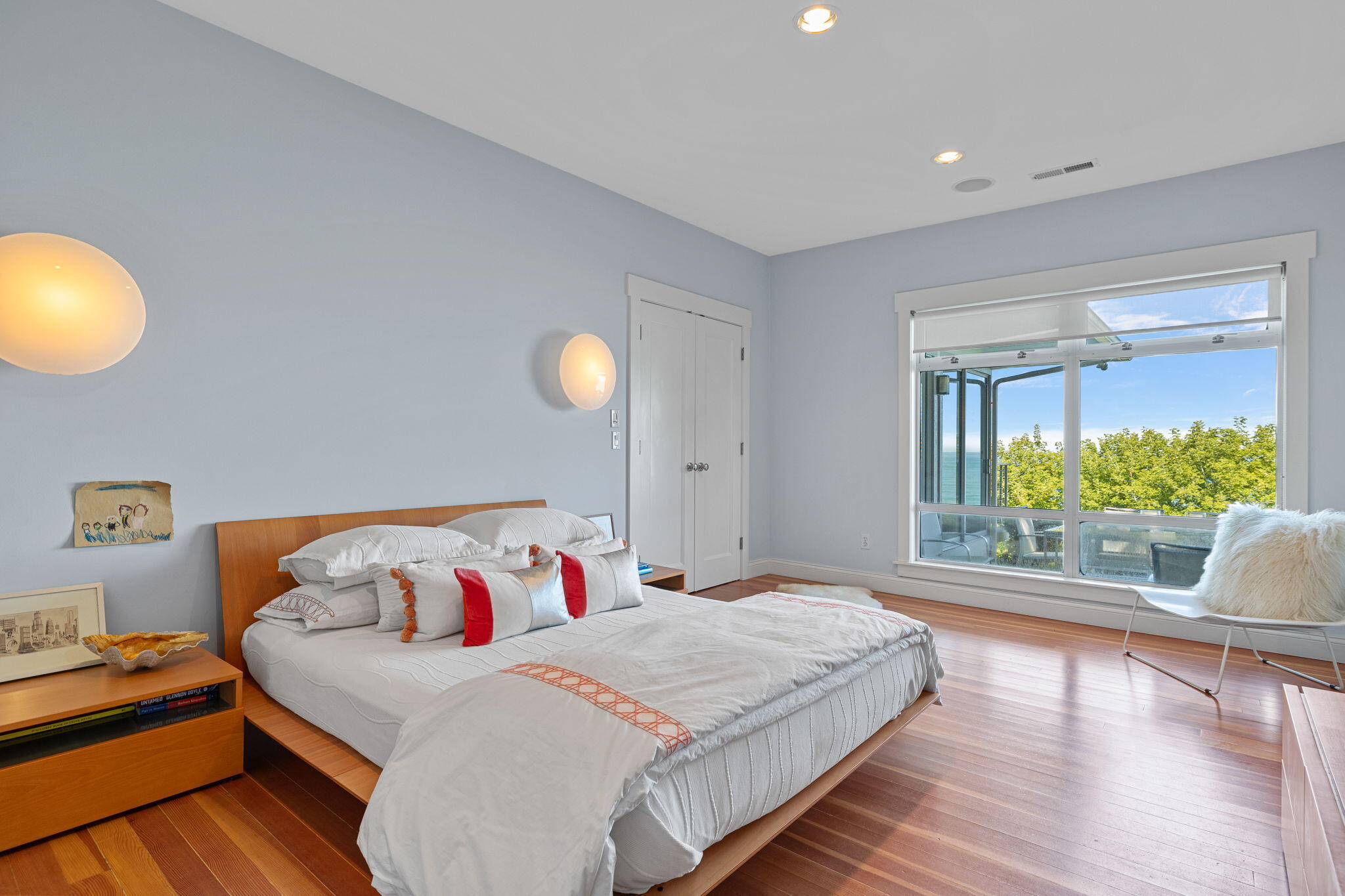 46015 Lake View Avenue