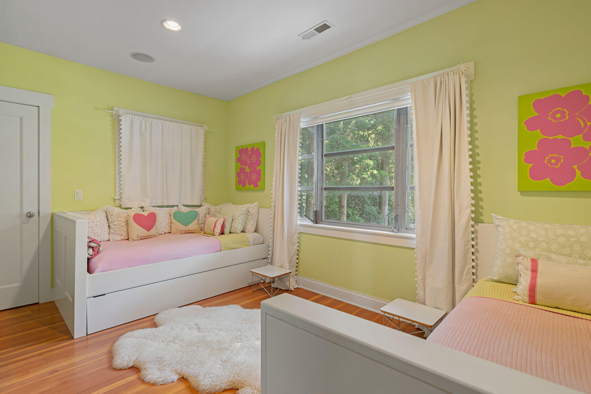 46015 Lake View Avenue