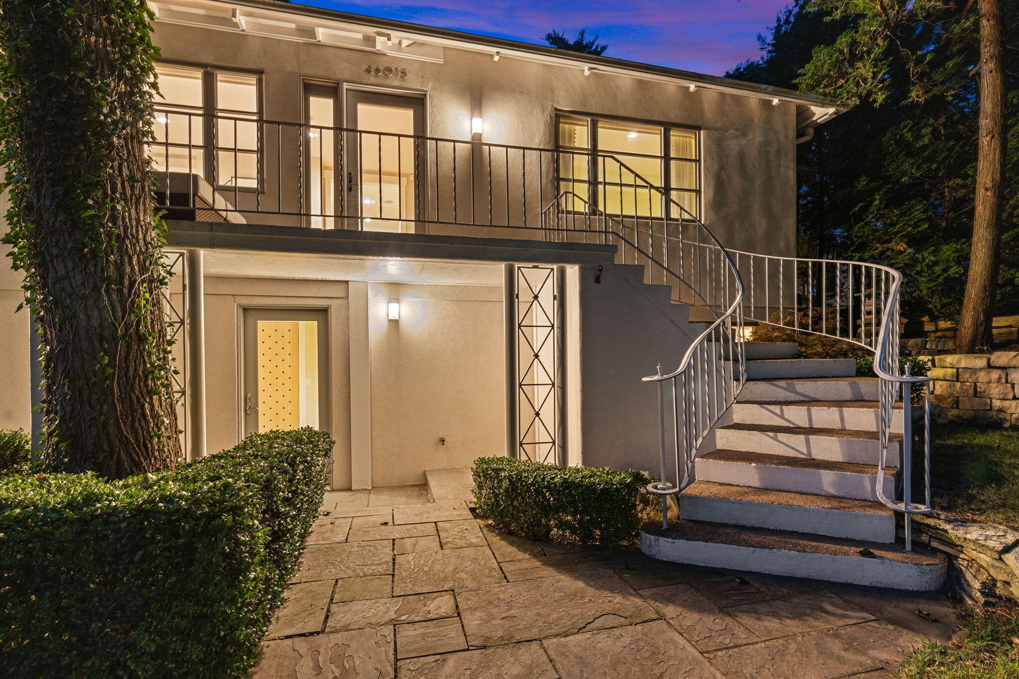 46015 Lake View Avenue