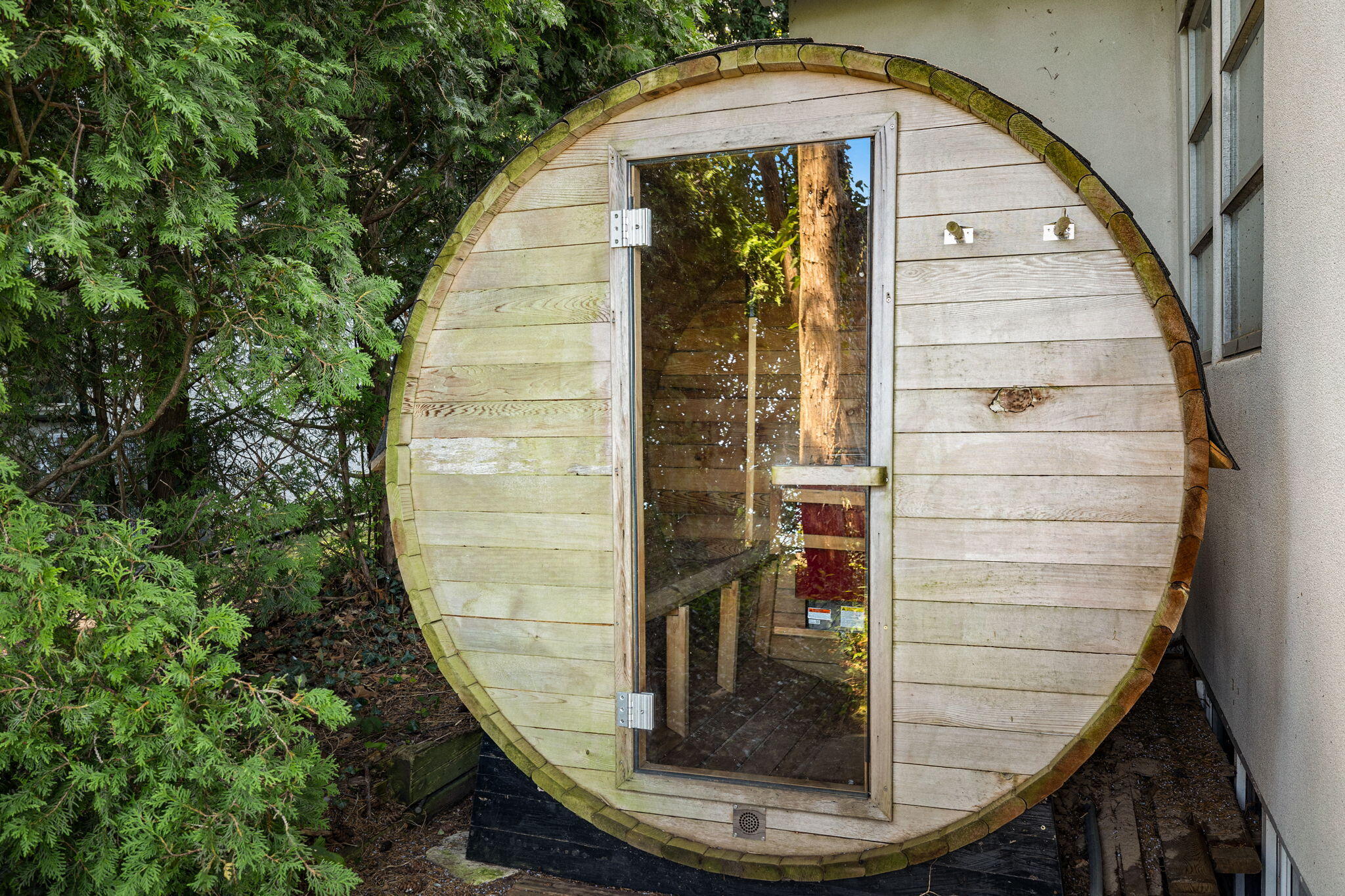 46015 Lake View Avenue