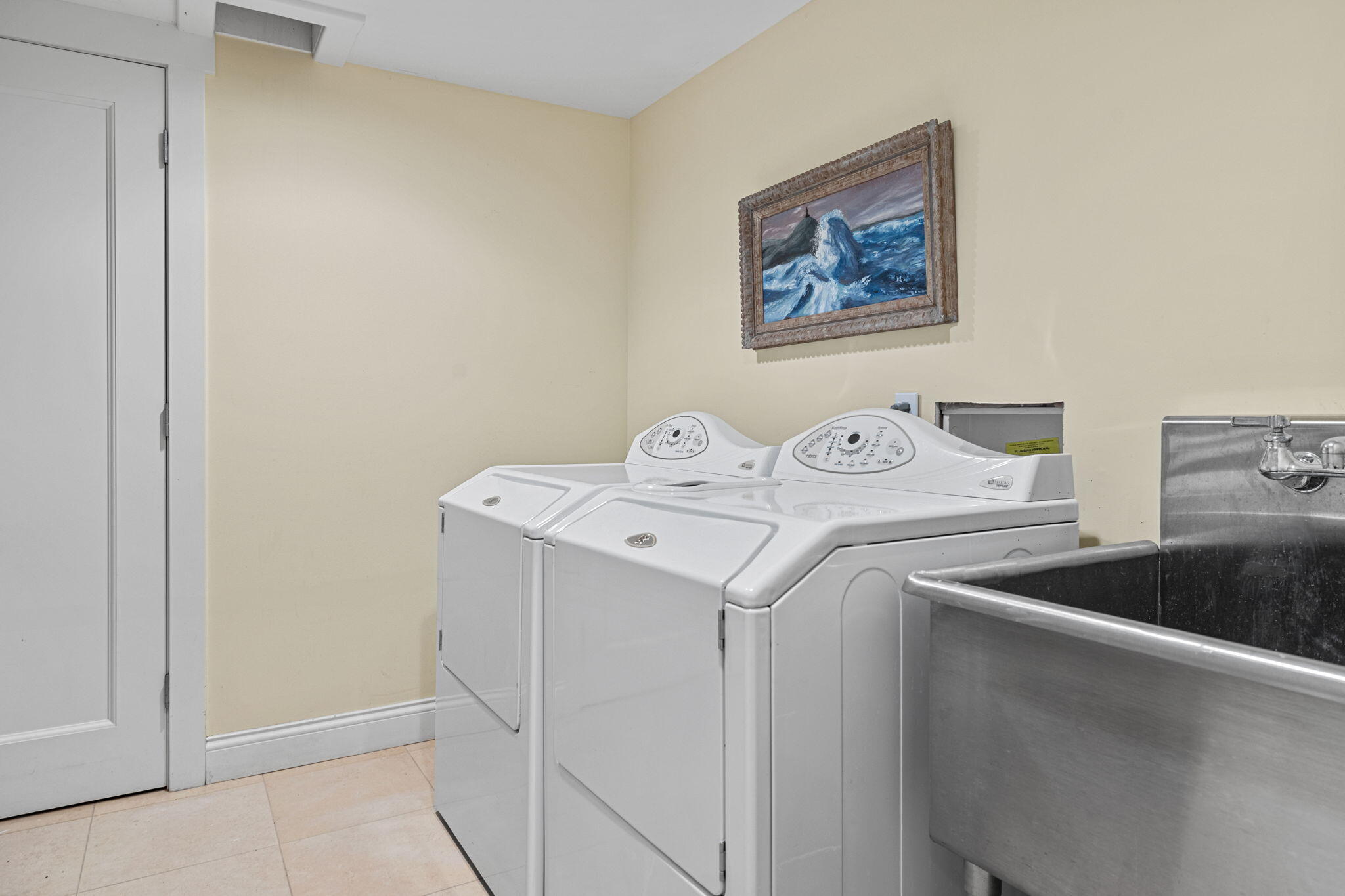 46015 Lake View Avenue