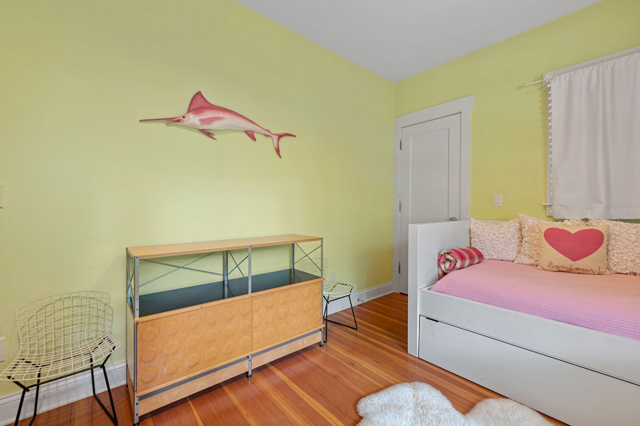 46015 Lake View Avenue