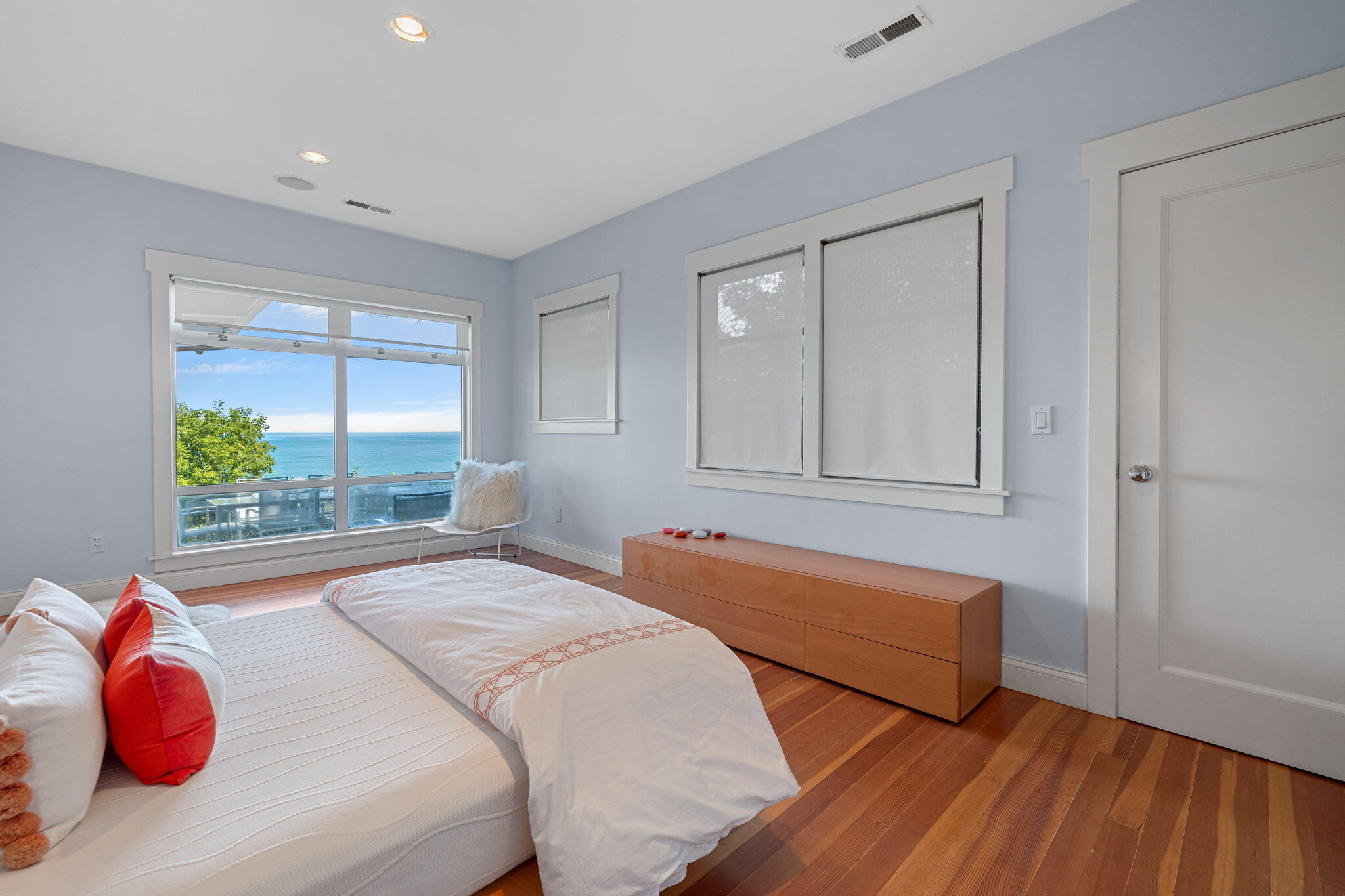 46015 Lake View Avenue