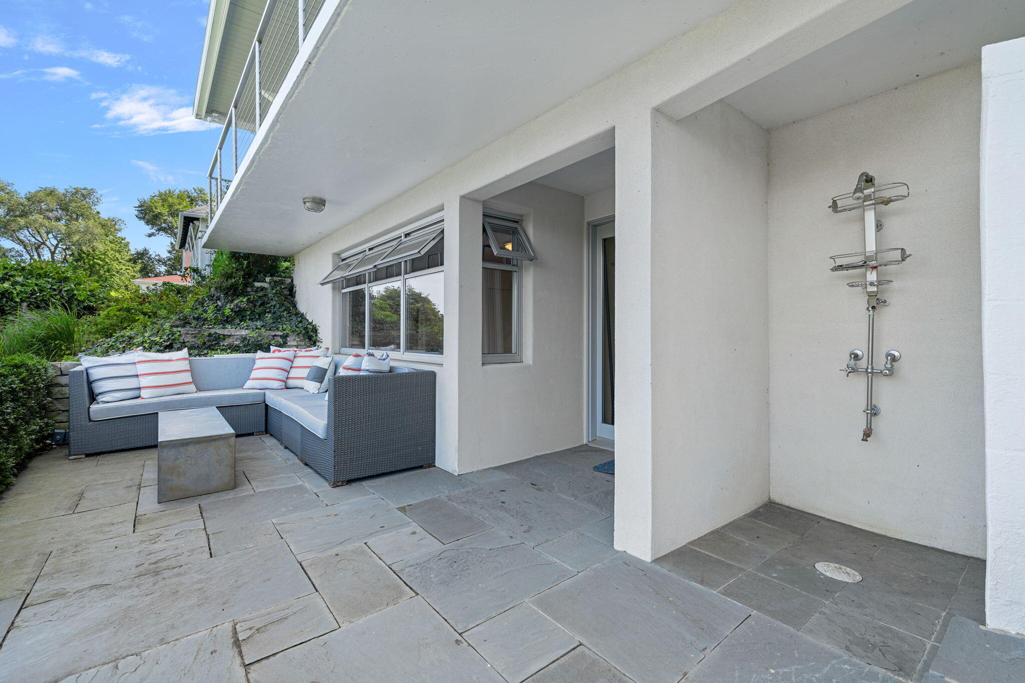 46015 Lake View Avenue