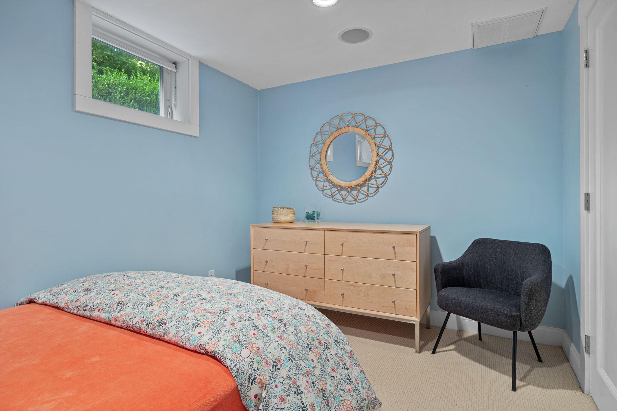 46015 Lake View Avenue