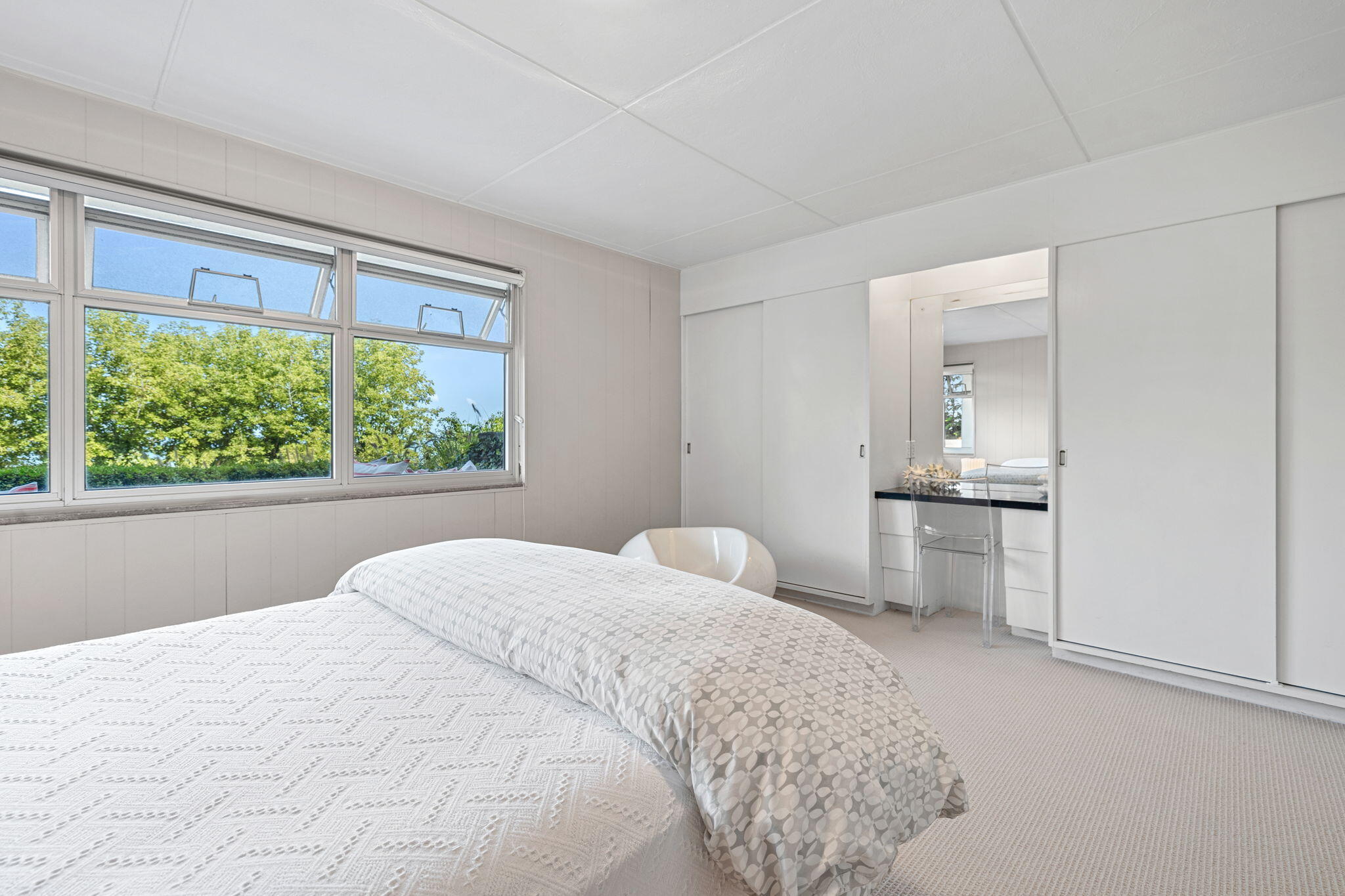 46015 Lake View Avenue