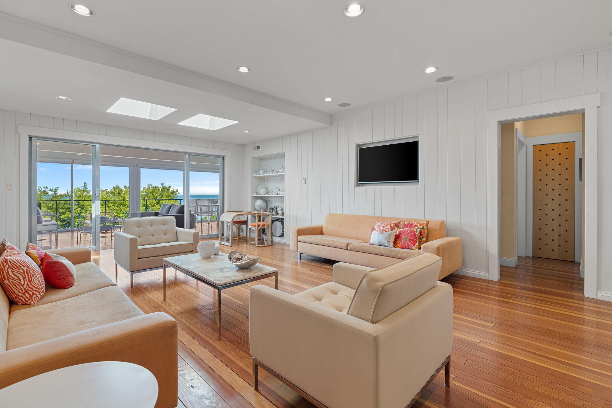 46015 Lake View Avenue