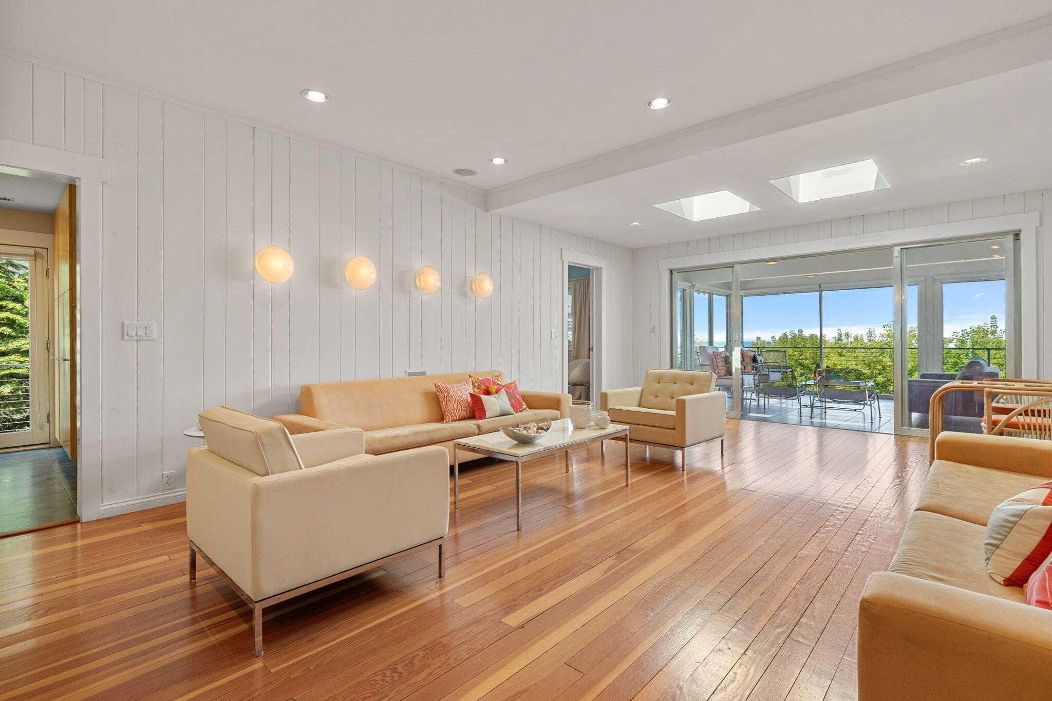 46015 Lake View Avenue