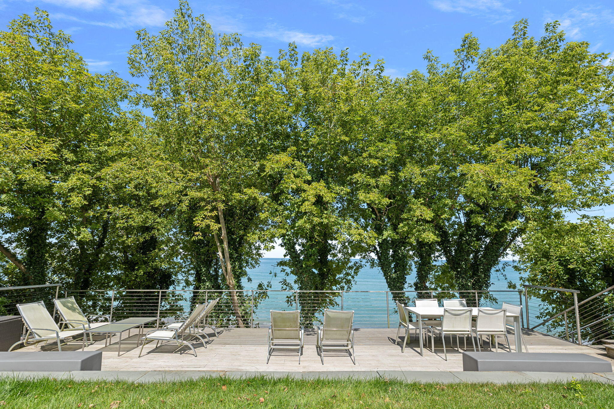 46015 Lake View Avenue