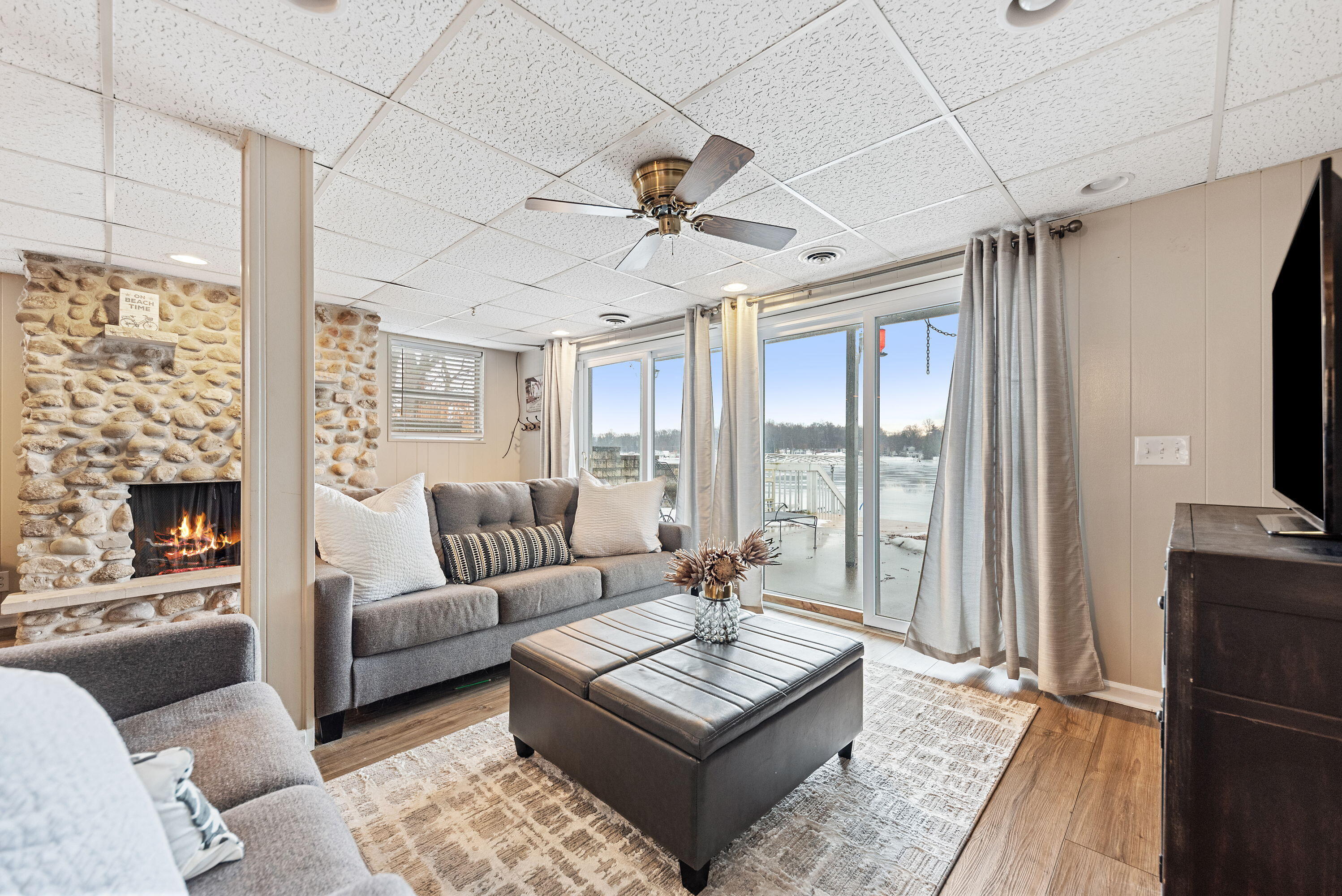 66461 Lakeshore Drive