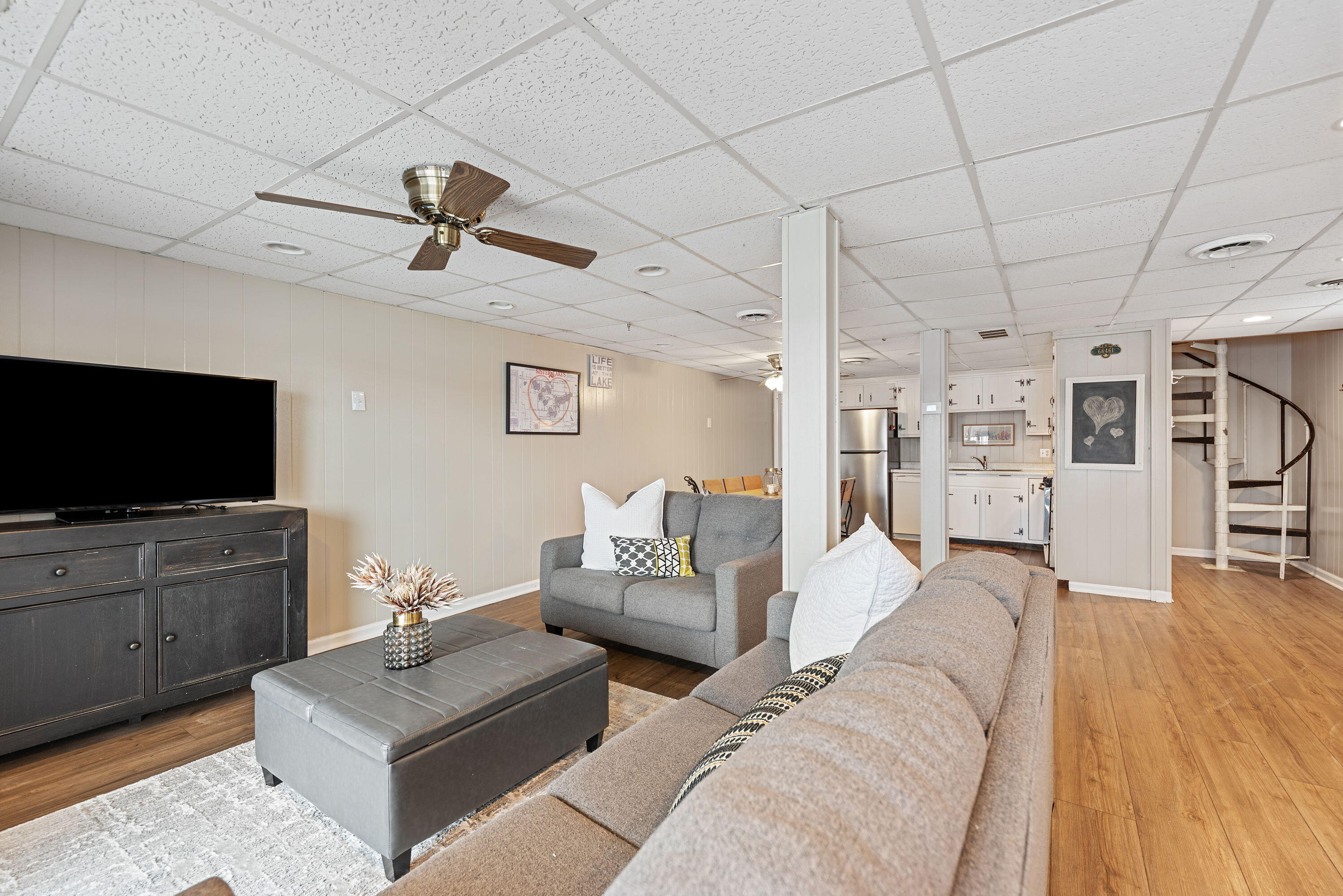 66461 Lakeshore Drive