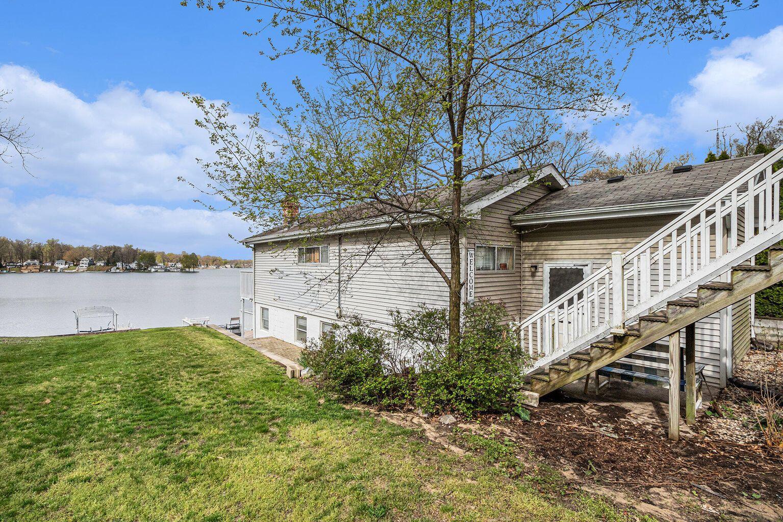 66461 Lakeshore Drive