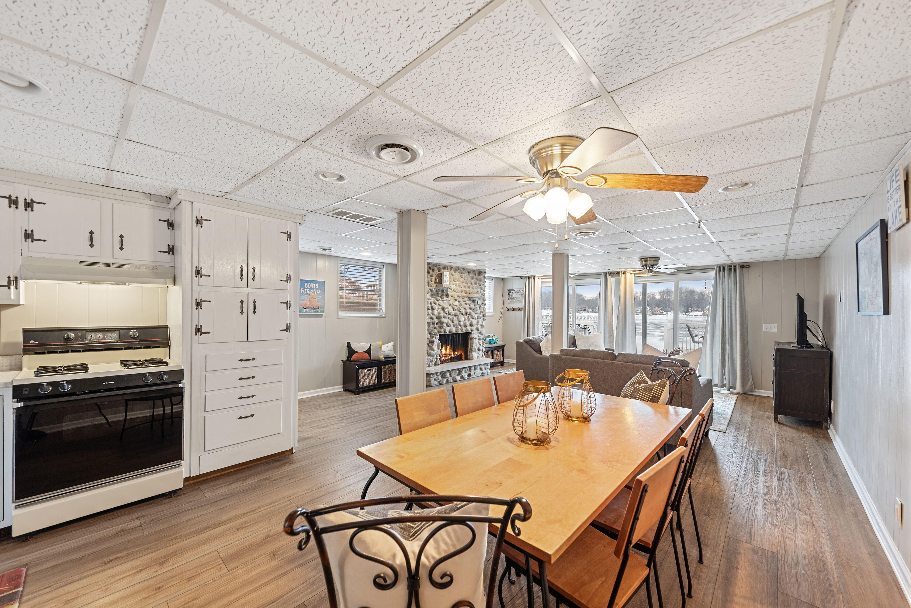 66461 Lakeshore Drive