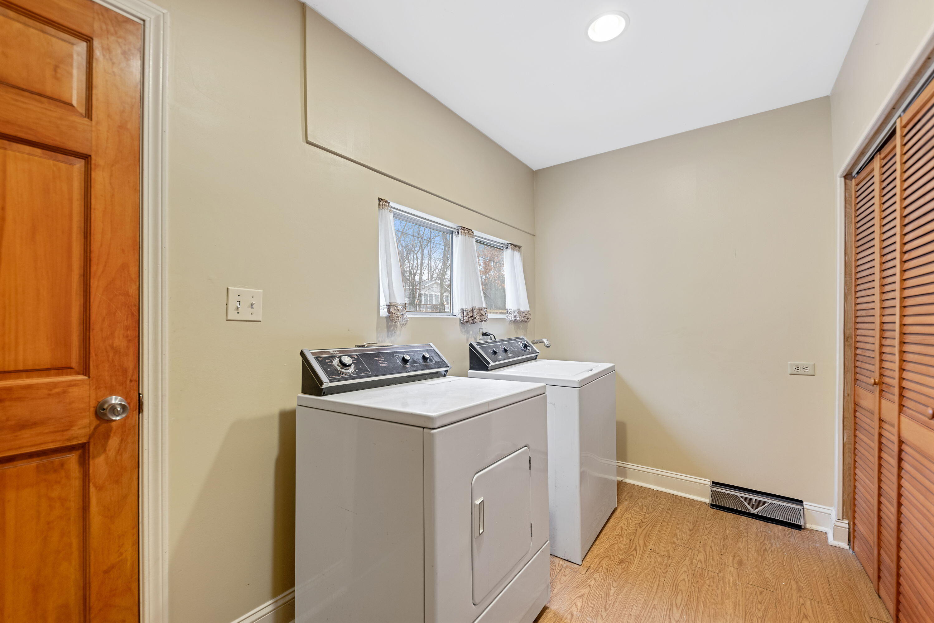 66461 Lakeshore Drive