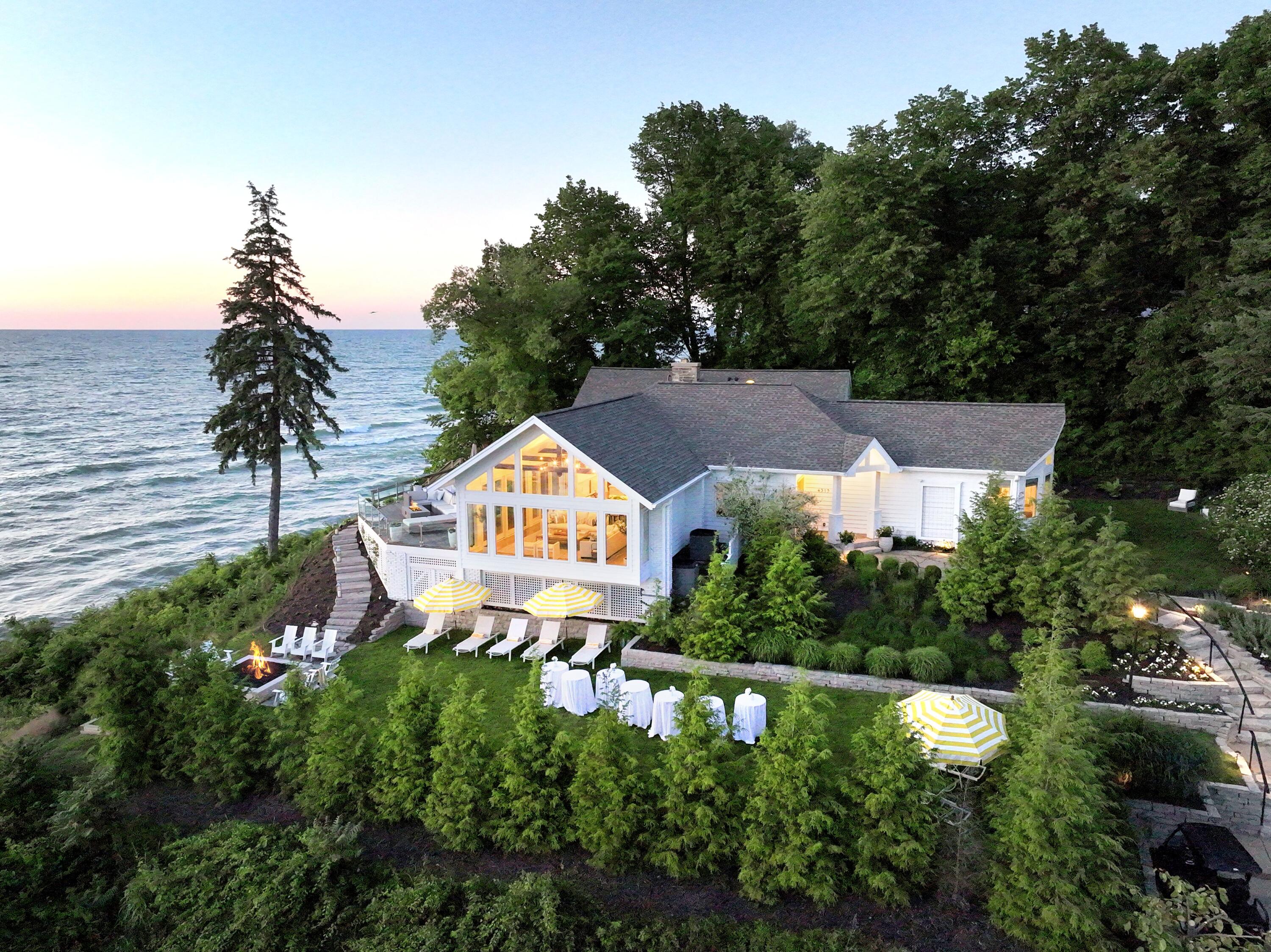 4315 Lake Shore Drive