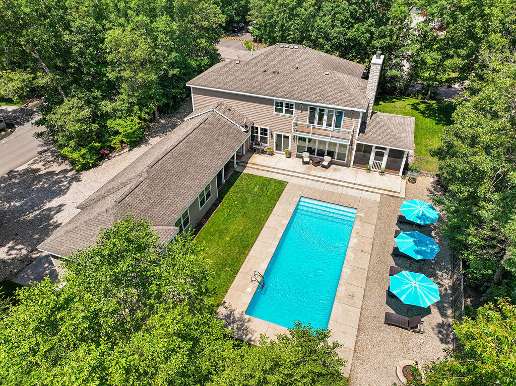 52300 E Arnold Drive