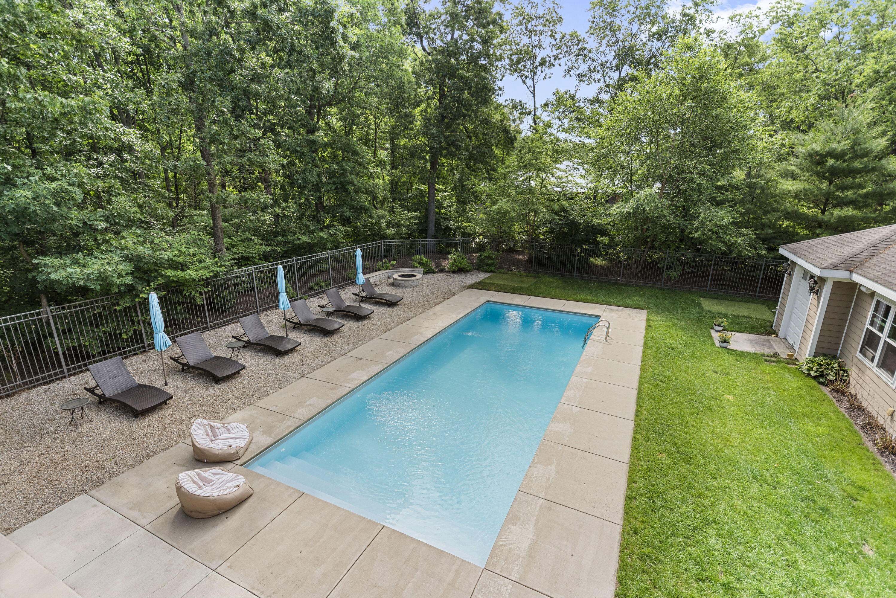 52300 E Arnold Drive