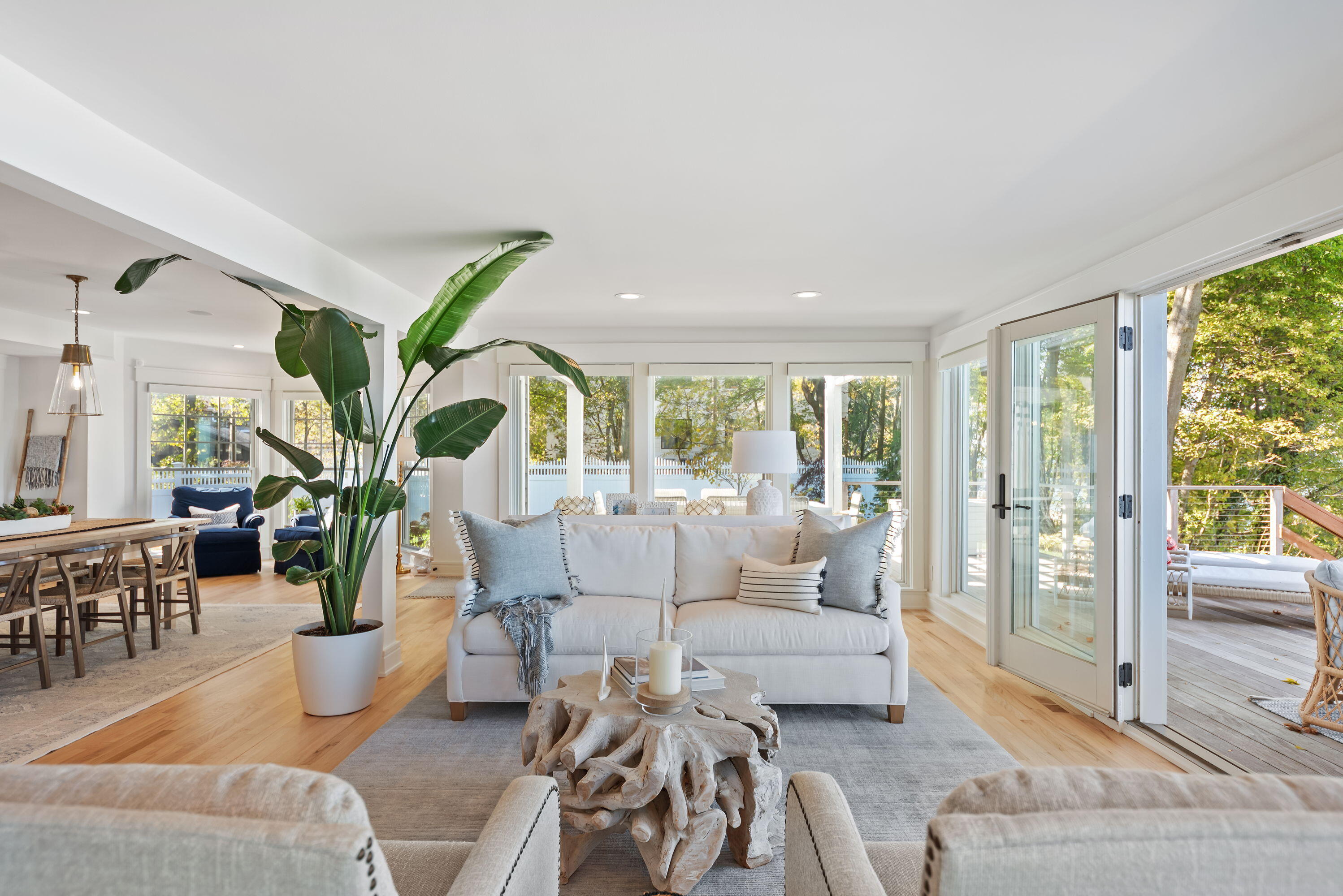 15800 Lakeshore Road