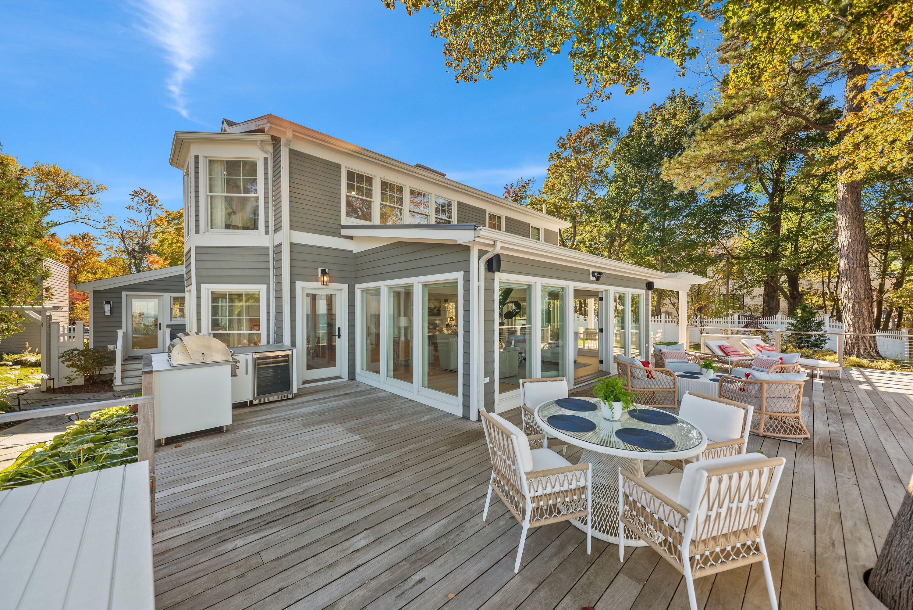 15800 Lakeshore Road